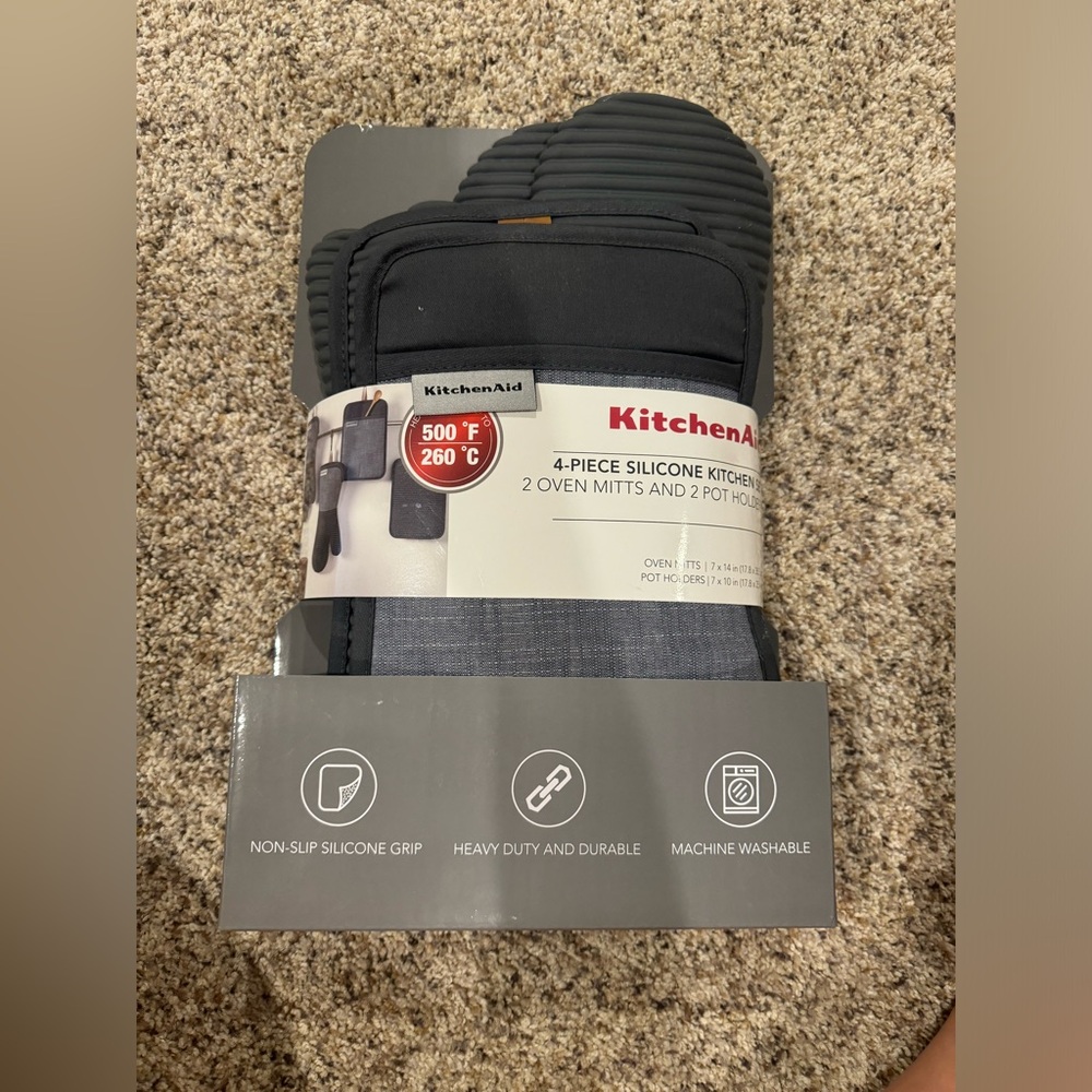 Brand new KitchenAid 4 pc set